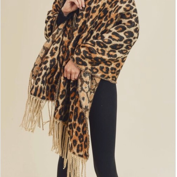 SOLD OUT Leopard Animal Print Tassel Blanket Scarf Wrap - Picture 2 of 3